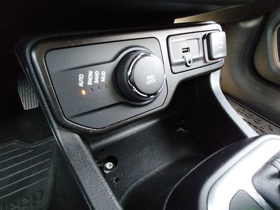 2023 Jeep Renegade - Photo 18