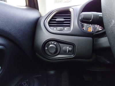 2023 Jeep Renegade - Photo 13