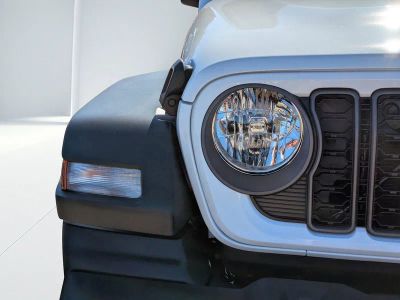 2026 Jeep Wrangler — photo 8 view