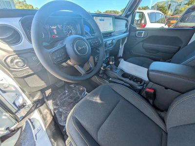 2026 Jeep Wrangler — photo 13 view