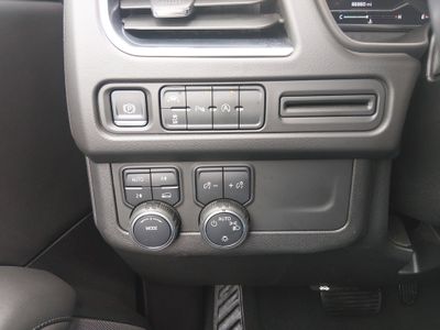 2024 Chevrolet Suburban - Photo 13
