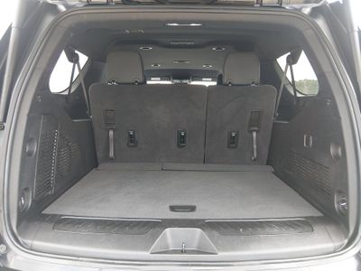 2024 Chevrolet Suburban - Photo 11