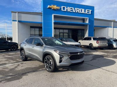 2026 Chevrolet Trax 1TU58 — front three-quarter view