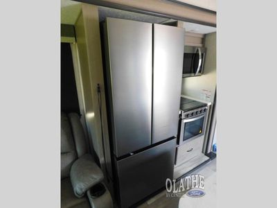 2023 Coachmen RV Chaparral - Photo 9