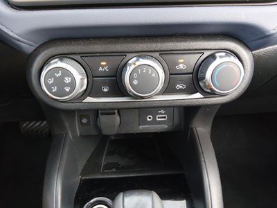 2023 Nissan Versa - Photo 18