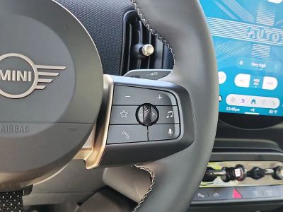 2026 MINI Convertible — photo 18 view