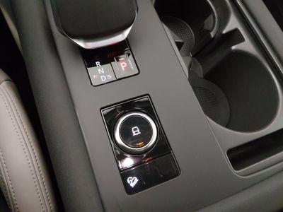 2025 Land Rover Discovery - Photo 21
