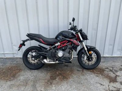 2022 SSR 302S — front three-quarter view