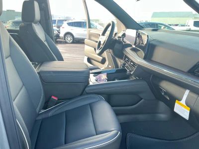 2026 Chevrolet Suburban — photo 9 view