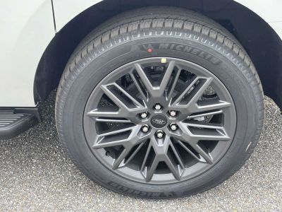 2026 Ford Expedition - Photo 9