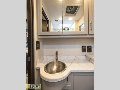 2025 Thor Motor Coach Palazzo GT - Photo 20
