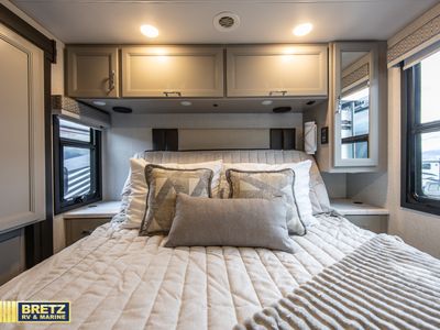 2025 Thor Motor Coach Palazzo GT - Photo 17
