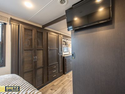 2025 Thor Motor Coach Palazzo GT - Photo 16