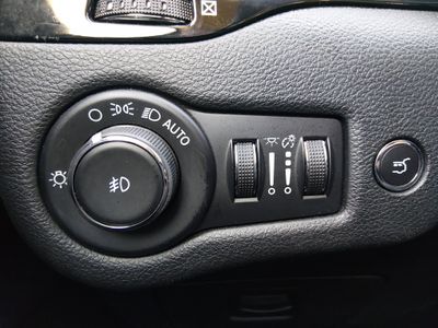 2023 Jeep Cherokee — photo 19 view