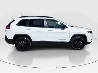 2023 Jeep Cherokee — photo 8 view