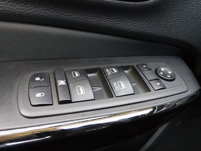 2023 Jeep Cherokee — photo 18 view