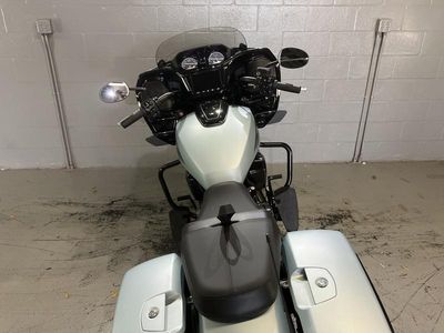 2025 Indian Motorcycle Challenger Dark Horse 112 Frost Silver Smoke - Photo 13