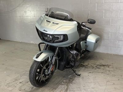 2025 Indian Motorcycle Challenger Dark Horse 112 Frost Silver Smoke - Photo 2