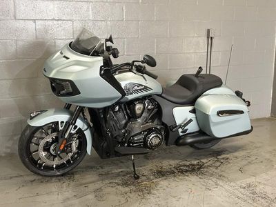 2025 Indian Motorcycle Challenger Dark Horse 112 Frost Silver Smoke - Photo 12