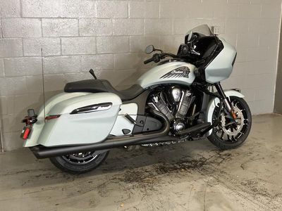 2025 Indian Motorcycle Challenger Dark Horse 112 Frost Silver Smoke - Photo 8
