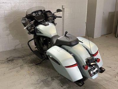 2025 Indian Motorcycle Challenger Dark Horse 112 Frost Silver Smoke - Photo 5