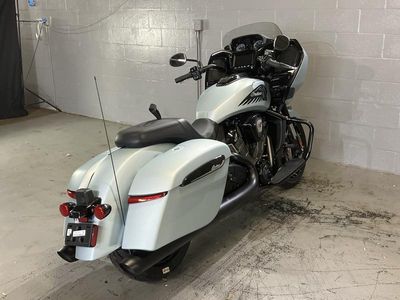 2025 Indian Motorcycle Challenger Dark Horse 112 Frost Silver Smoke - Photo 6