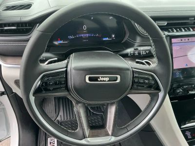 2023 Jeep Grand Cherokee L — photo 13 view