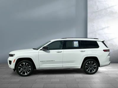 2023 Jeep Grand Cherokee L — rear three-quarter view