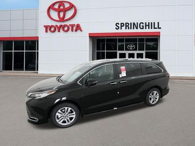 2026 Toyota Sienna — side profile view