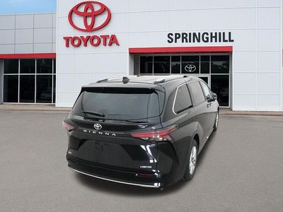 2026 Toyota Sienna — photo 8 view