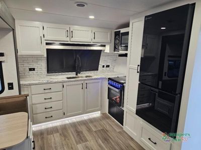 2026 Venture RV SportTrek - Photo 11