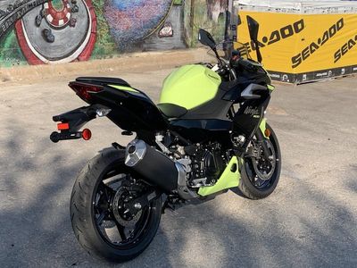 2026 Kawasaki Ninja 500 ABS Metallic Yellowish Green/Ebony - Photo 7