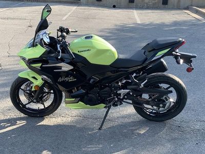 2026 Kawasaki Ninja 500 ABS Metallic Yellowish Green/Ebony - Photo 9