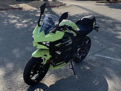 2026 Kawasaki Ninja 500 ABS Metallic Yellowish Green/Ebony - Photo 2