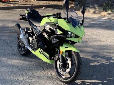 2026 Kawasaki Ninja 500 ABS Metallic Yellowish Green/Ebony - Photo 1