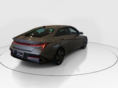 2025 Hyundai Elantra — photo 7 view