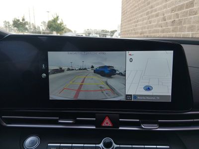 2025 Hyundai Elantra — photo 16 view