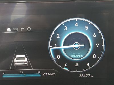 2025 Hyundai Elantra — photo 14 view