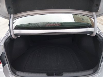 2025 Hyundai Elantra — photo 11 view