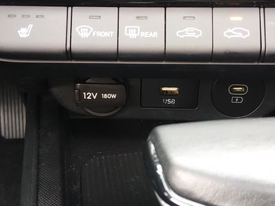 2025 Hyundai Elantra — photo 19 view