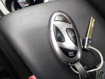 2025 Hyundai Elantra — photo 15 view