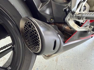 2025 Ducati Panigale V2 Superquadro Final Edition - Photo 11