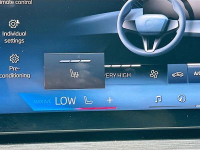 2024 BMW X5 — photo 21 view