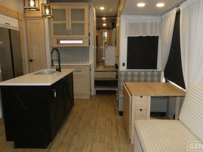 2023 Alliance RV Avenue - Photo 6