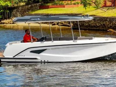 2023 Alfastreet 21 Open — front three-quarter view