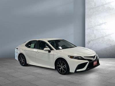 2023 Toyota Camry - Photo 2