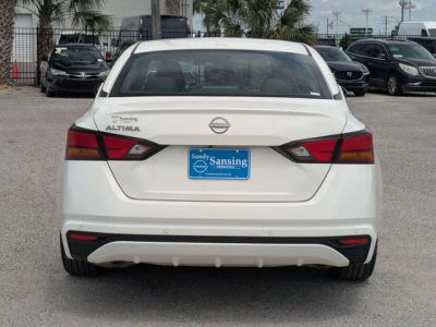 2025 Nissan Altima - Photo 4
