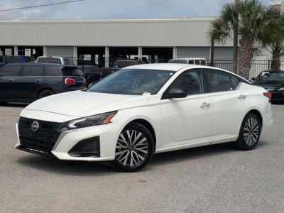 2025 Nissan Altima - Photo 1