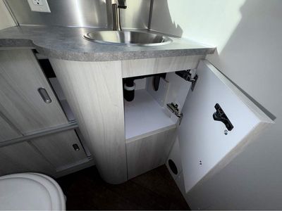 2026 Airstream International - Photo 28