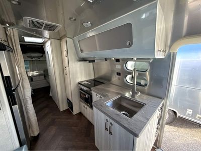 2026 Airstream International - Photo 13